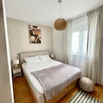 Dalmatino Apartamento *