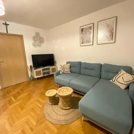Apartment Dalmatino *